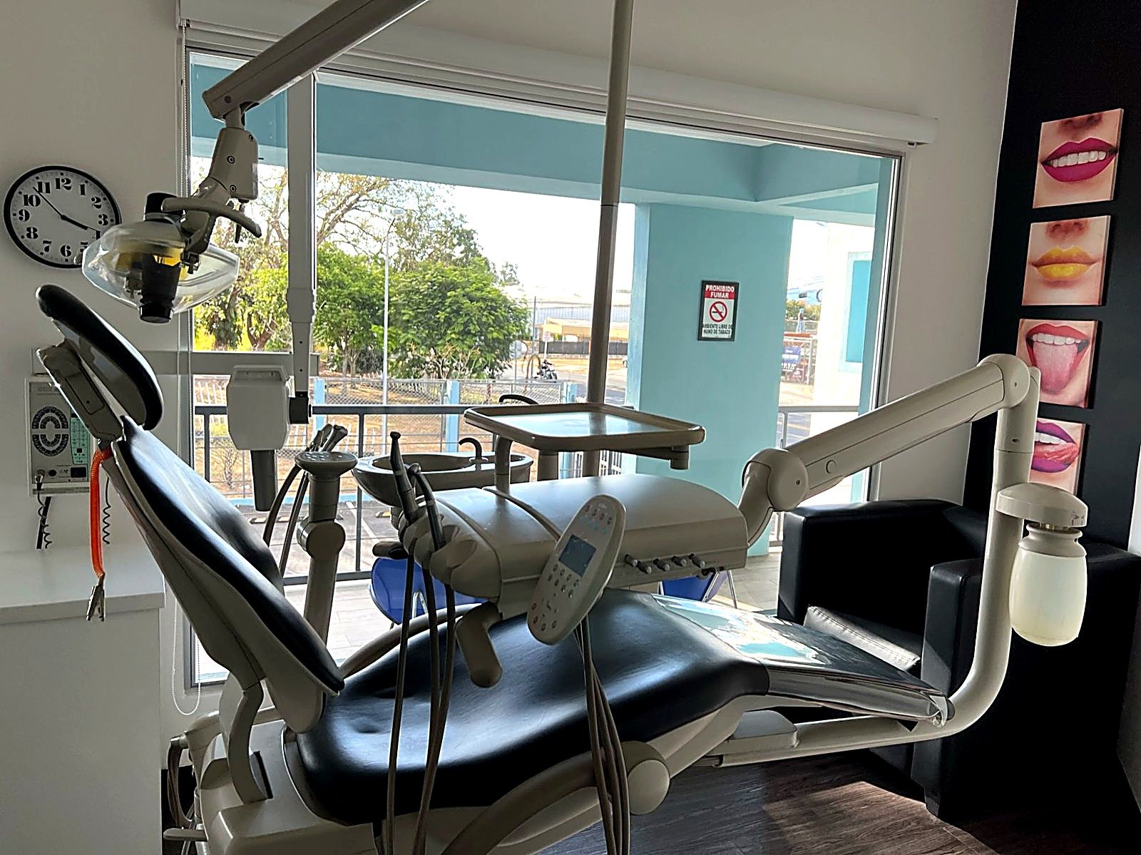 Modern treatment room and facilities at Top Dental Care clinic in Costa Rica